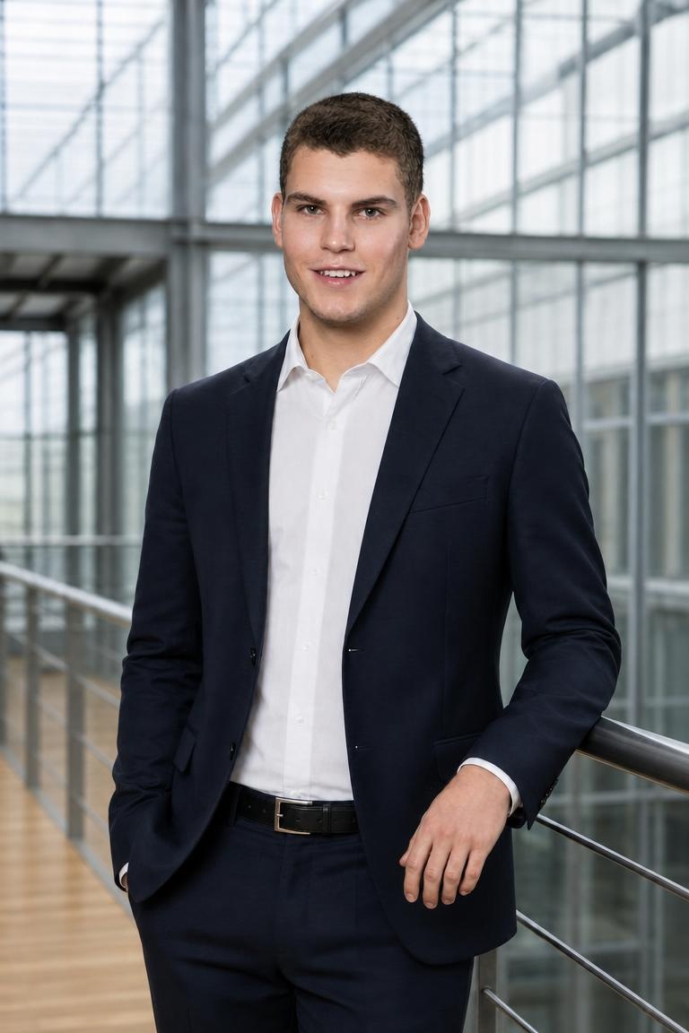 Luca Huttner, Consultant at Bross Consulting